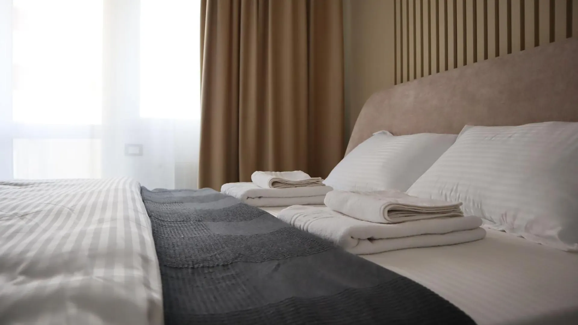 Karimi Apartment - Grand Kristal Residence Bucuresti
