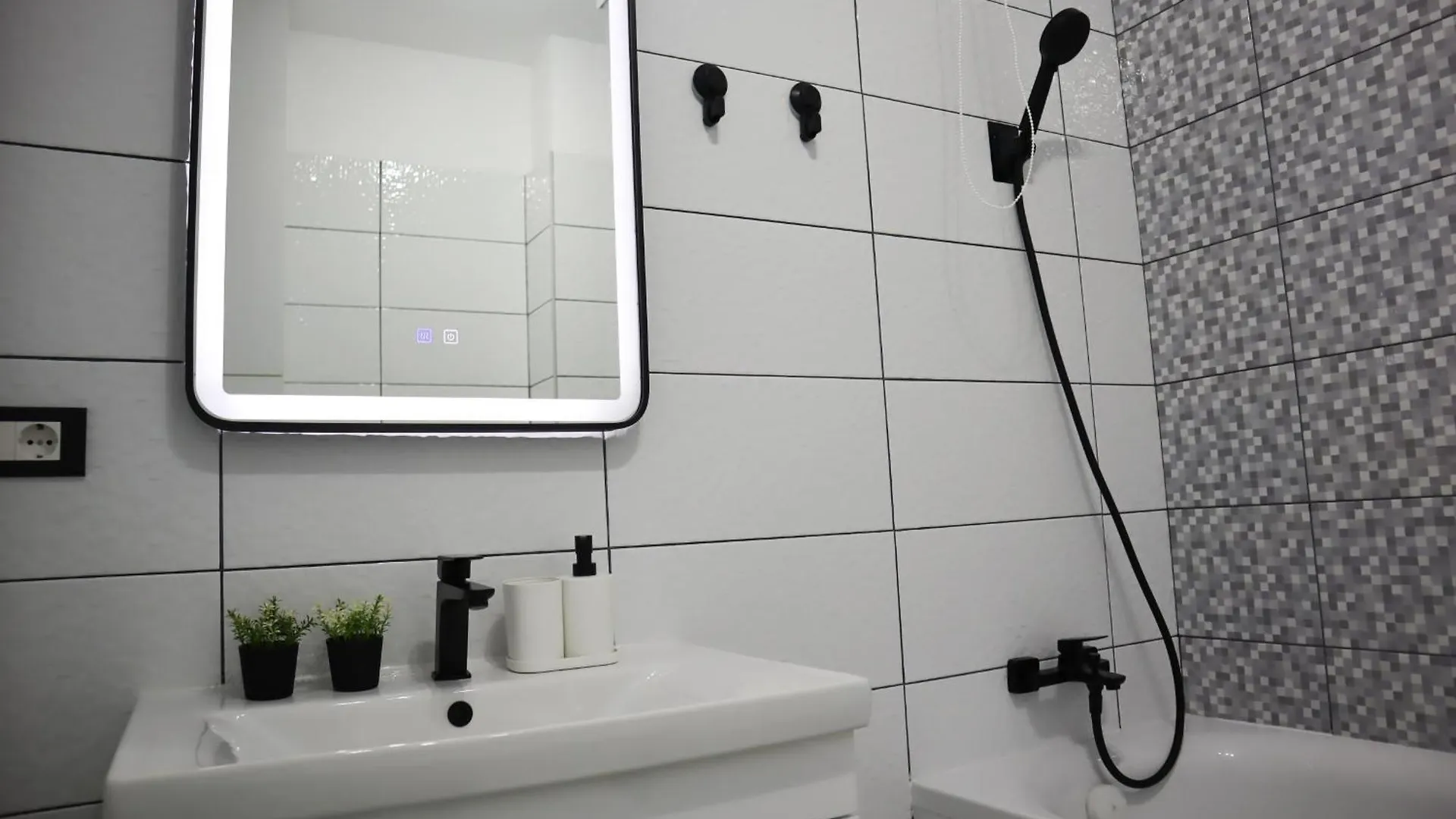 Karimi Apartment - Grand Kristal Residence Bucuresti Bucharest