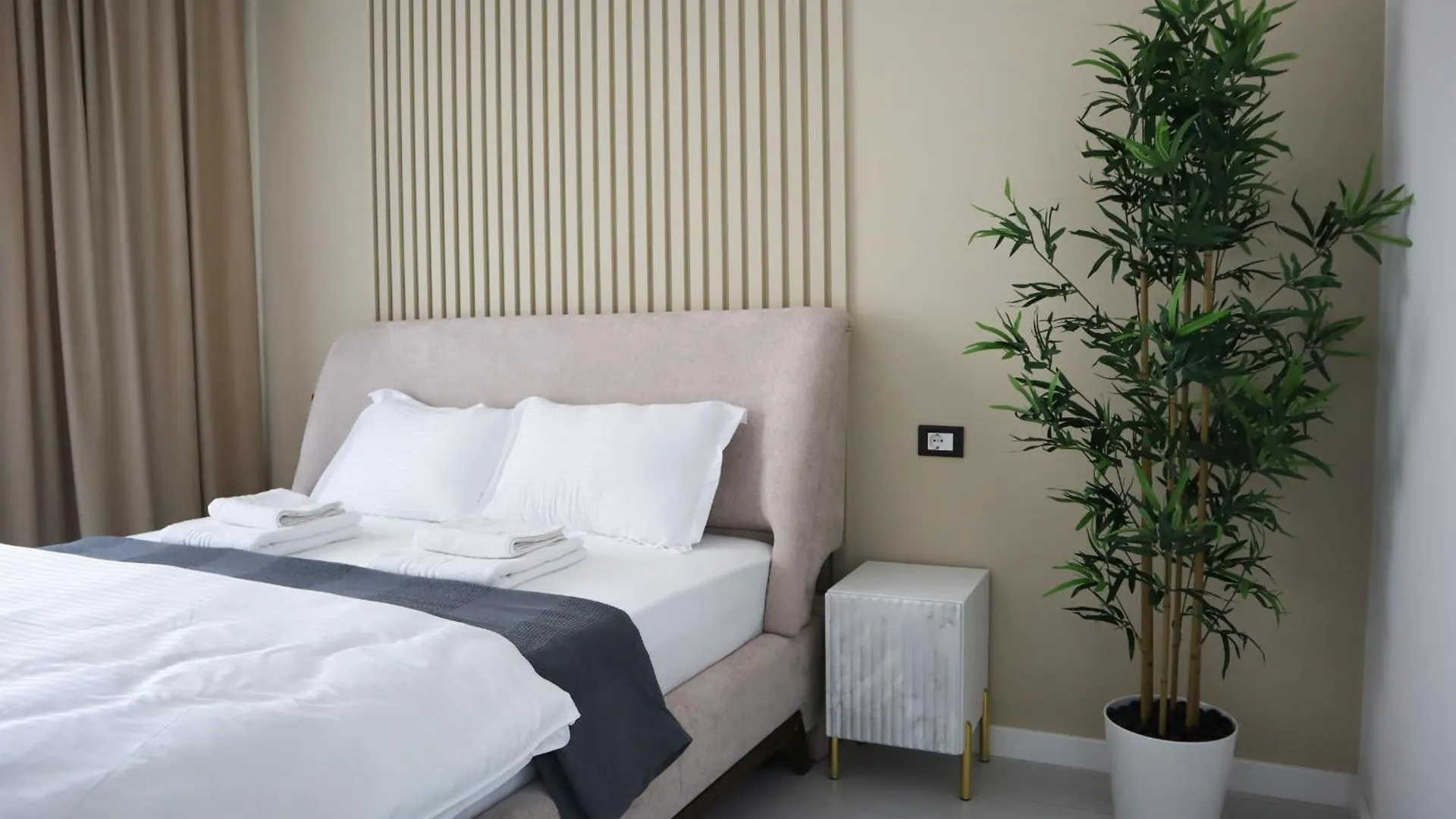 Karimi Apartment - Grand Kristal Residence Bucuresti 0*, Bucharest Romania